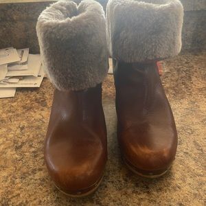 Ugg heels good condition leather